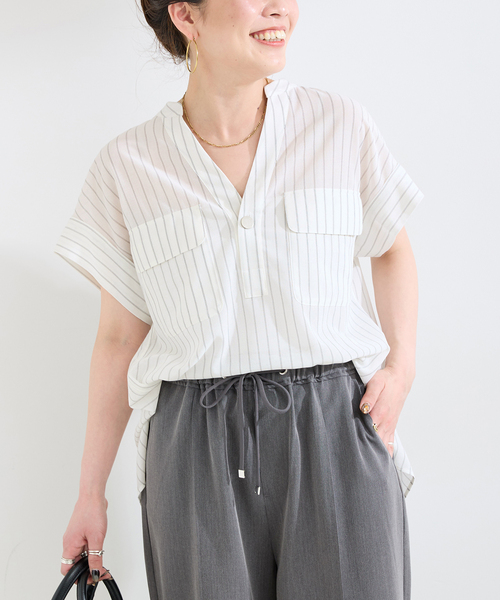 B.C STOCK(ベーセーストック)の「手洗い可 / スタンドスキッパーチュニックシャツ(シャツ/ブラウス・レディース・ホワイト/ホワイト系その他/ブラック/ライトブルー・FREE)」の2枚目の写真
