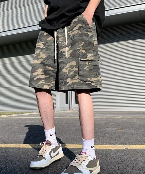 Ritzy(リッツィー)の「ルーズシルエット カモフラカーゴショーツ(デニムパンツ・メンズ・カモフラージュ・L/M/XL)」の1枚目の写真