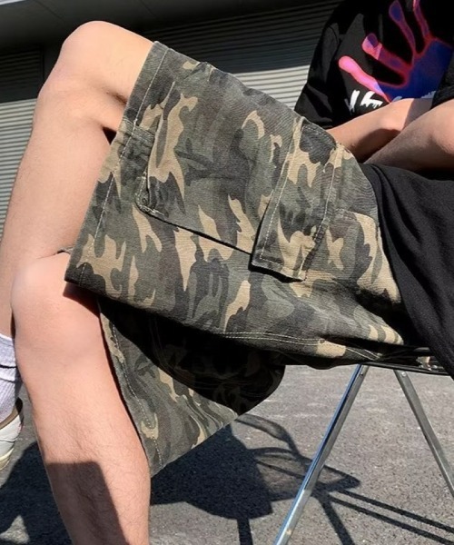 Ritzy(リッツィー)の「ルーズシルエット カモフラカーゴショーツ(デニムパンツ・メンズ・カモフラージュ・L/M/XL)」の6枚目の写真