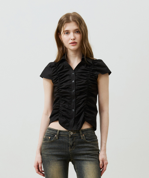 ARI（アリ）の「SYLPH SHIRRING SHIRT / BLACK（シャツ/ブラウス・レディース・ブラック・FREE）」の2枚目の写真