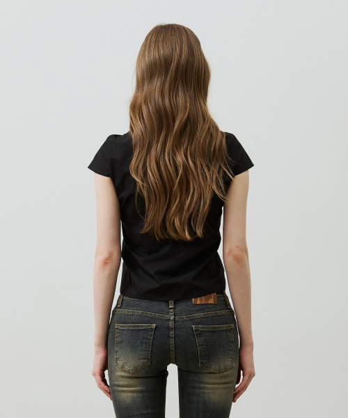 ARI（アリ）の「SYLPH SHIRRING SHIRT / BLACK（シャツ/ブラウス・レディース・ブラック・FREE）」の5枚目の写真