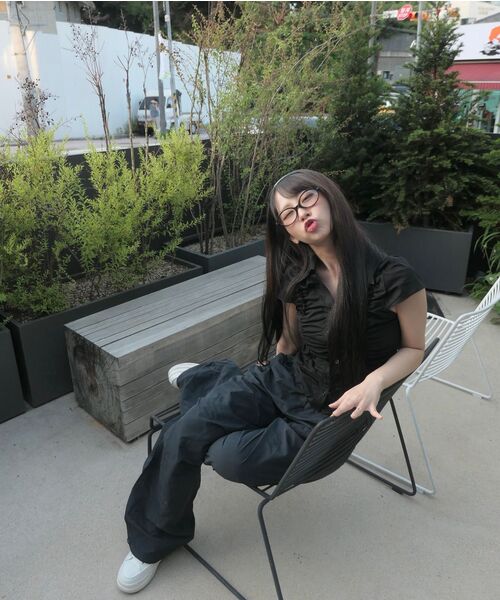 ARI（アリ）の「SYLPH SHIRRING SHIRT / BLACK（シャツ/ブラウス・レディース・ブラック・FREE）」の7枚目の写真