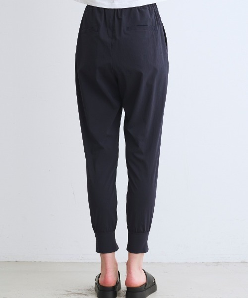 three dots(スリードッツ)の「シーサイドライン パンツ【撥水・UVカット・吸水速乾】(その他パンツ・レディース・カーキ/ブラック/ネイビー/グレー系その他・MEDIUM/SMALL)」の16枚目の写真