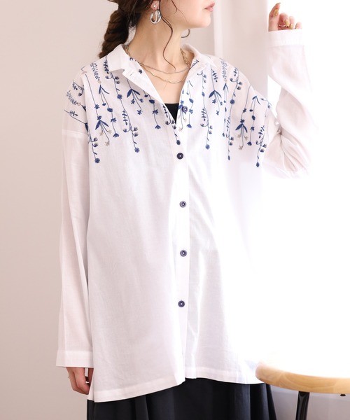 Emago(イマゴ)の「EMAGO 花降る刺繍シャツ 長袖(シャツ/ブラウス・レディース・グリーン/ホワイト・FREE)」の5枚目の写真
