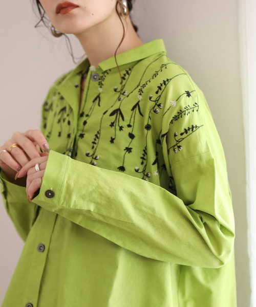 Emago(イマゴ)の「EMAGO 花降る刺繍シャツ 長袖(シャツ/ブラウス・レディース・グリーン/ホワイト・FREE)」の7枚目の写真