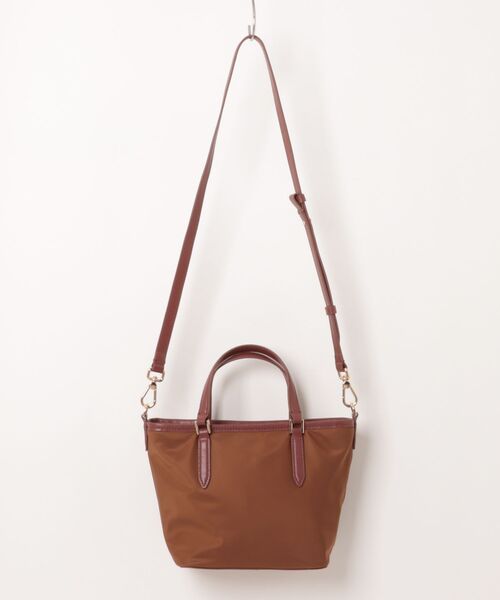 COLE HAAN(コールハーン)の「ザ エリーゼ ナイロン ミニ クロスボディ womens(ショルダーバッグ・レディース・ブラウン・OSFA)」の4枚目の写真