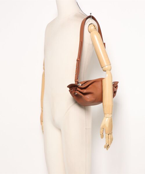 Scrap Book（スクラップブック）の「【BONASTRE】RING CROSSBODY S（ショルダーバッグ・レディース・ブラウン・FREE）」の5枚目の写真