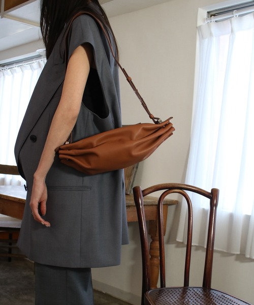 る*る様 Bonastre Ring レザーショルダーバッグ ネイビー クロスボ セール】【BONASTRE】RING CROSSBODY S（ショルダーバッグ）｜Scrap