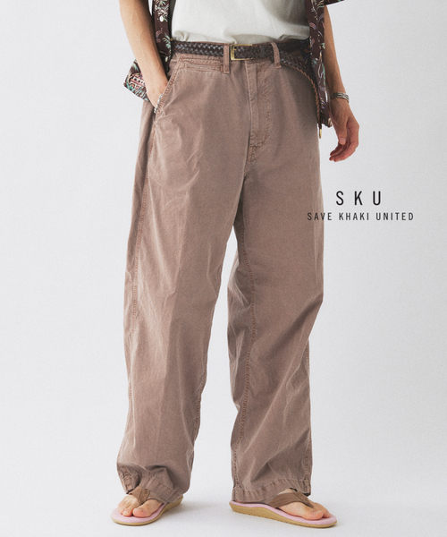 SAVE KHAKI UNITED(セーブカーキユナイテッド)の「SAVE KHAKI UNITED / セーブ カーキ ユナイテッド 別注 ピグメント ワイド チノ(チノパンツ・メンズ・ベージュ/ピンク/チョコ・34/32/30)」の1枚目の写真