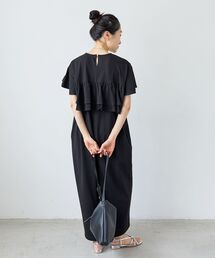 フリルデザインカットワンピース