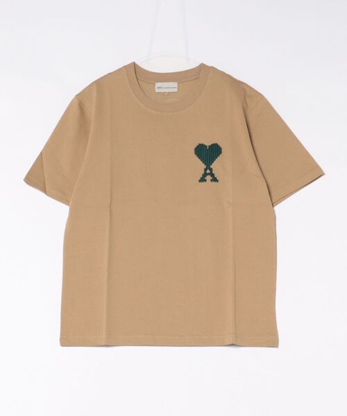 AMI Alexandre Mattiussi(アミアレクサンドルマテュッシ)の「AMI PARIS / Ami De Coeur Logo-Embroidered T-Shirt(Tシャツ/カットソー・レディース・キャメル/クリーム・SMALL/MEDIUM/LARGE/X-LARGE)」の5枚目の写真