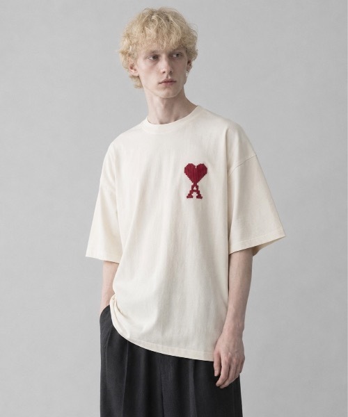 AMI Alexandre Mattiussi(アミアレクサンドルマテュッシ)の「AMI PARIS / Ami De Coeur Logo-Embroidered T-Shirt(Tシャツ/カットソー・レディース・キャメル/クリーム・SMALL/MEDIUM/LARGE/X-LARGE)」の6枚目の写真