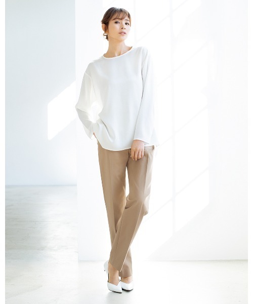 DoCLASSE( ドゥクラッセ)の「ストレッチダブルクロス・スティックパンツ69cm(その他パンツ・レディース・ホワイト/ベージュ/レッド/ネイビー・11/13/15 /17/9/7)」の2枚目の写真