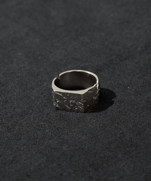 gifthand(ギフトハンド)の「【gifthand/ギフトハンド】Sv signet s ring(リング・メンズ・ブラック/シルバー・17号/18号/19号/20号)」の1枚目の写真