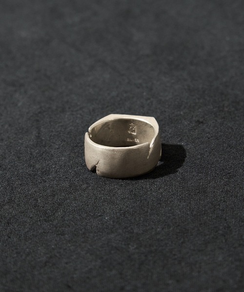 gifthand(ギフトハンド)の「【gifthand/ギフトハンド】Sv signet s ring(リング・メンズ・ブラック/シルバー・17号/18号/19号/20号)」の3枚目の写真