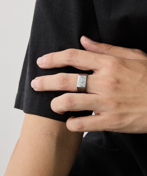gifthand(ギフトハンド)の「【gifthand/ギフトハンド】Sv signet s ring(リング・メンズ・ブラック/シルバー・17号/18号/19号/20号)」の8枚目の写真