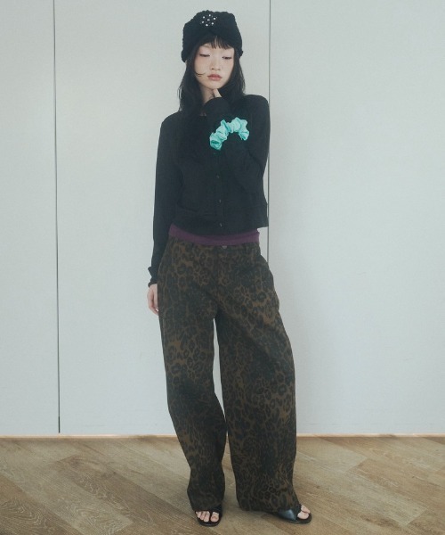 chernyy（チェルニー）の「chernyy low-waist wide cotton pants / ローウエストワイドコットンパンツ（その他パンツ・レディース・レオパード/ブラック・SMALL/LARGE/MEDIUM）」の3枚目の写真