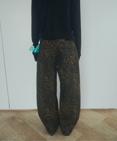 chernyy（チェルニー）の「chernyy low-waist wide cotton pants / ローウエストワイドコットンパンツ（その他パンツ・レディース・レオパード/ブラック・SMALL/LARGE/MEDIUM）」の14枚目の写真