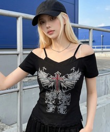 A'GEM/9 × .kom 『.KOM/ドットケーオーエム』Cross Bejeweled Off-Shoulder Short Sleeve T-Shirt/クロスビジューオフショルダー半袖Tシャツ