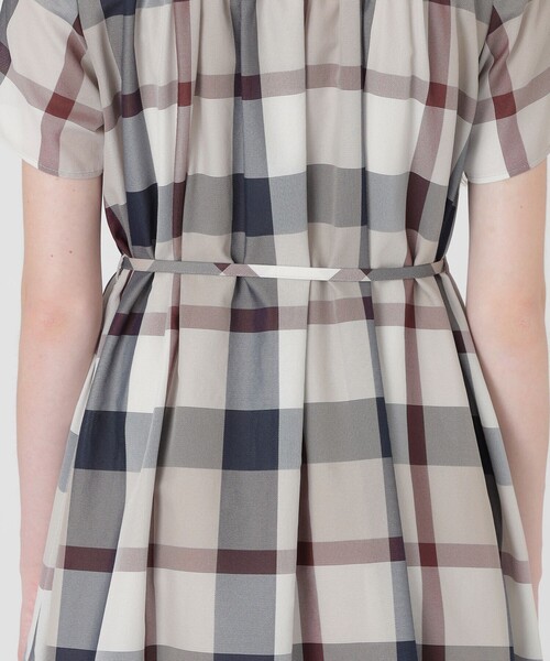 BLUE LABEL CRESTBRIDGE(ブルーレーベルクレストブリッジ)の「【一部店舗限定】クレストブリッジチェックカラミクロスドレス(ワンピース・レディース・ワイン/イエロー系その他2・36/38/40)」の12枚目の写真