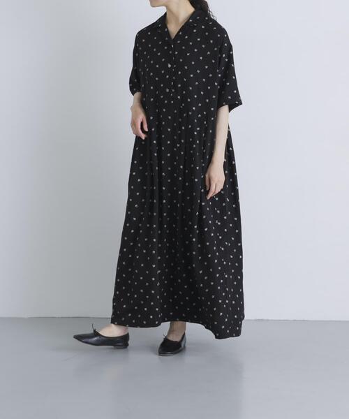 かぐれ（カグレ）の「『2サイズ展開』レーヨンモノトーンプリントワンピース（ワンピース・レディース・ブラック・0/1）」の2枚目の写真