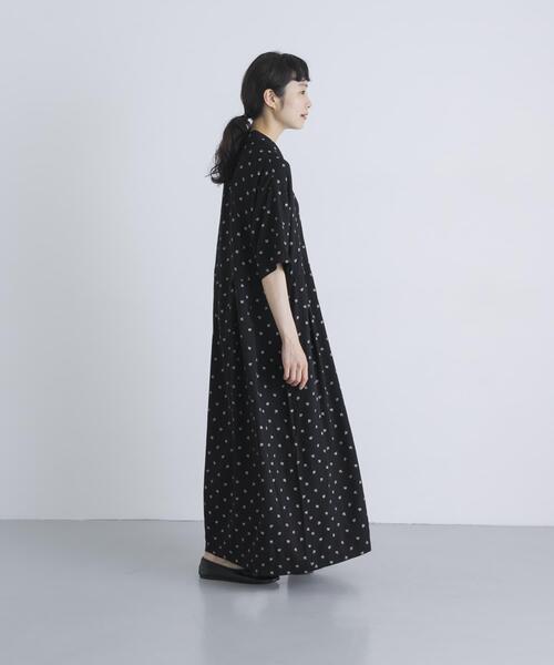 かぐれ（カグレ）の「『2サイズ展開』レーヨンモノトーンプリントワンピース（ワンピース・レディース・ブラック・0/1）」の4枚目の写真