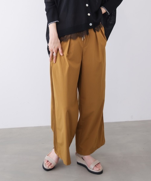 Bou Jeloud(ブージュルード)の「【接触冷感】脇ピンタックパンツ(その他パンツ・レディース・グレイッシュベージュ/キャメル/ブラック・FREE)」の3枚目の写真