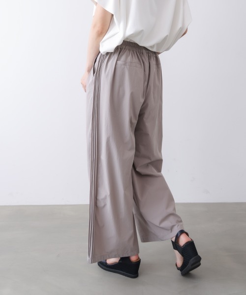 Bou Jeloud(ブージュルード)の「【接触冷感】脇ピンタックパンツ(その他パンツ・レディース・グレイッシュベージュ/キャメル/ブラック・FREE)」の17枚目の写真