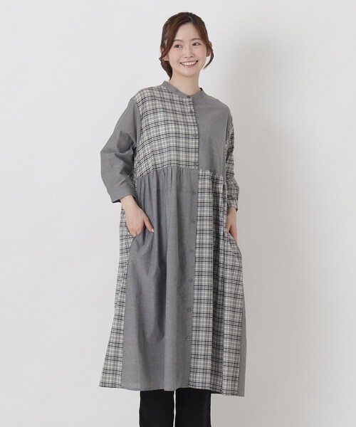 one'sterrace(ワンズテラス)の「チェック柄 コンビ前開き8分袖ワンピース(ワンピース・レディース・ネイビー系5/ダークブラウン系8/グレー系4・02)」の1枚目の写真