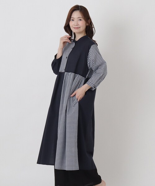 one'sterrace(ワンズテラス)の「チェック柄 コンビ前開き8分袖ワンピース(ワンピース・レディース・ネイビー系5/ダークブラウン系8/グレー系4・02)」の3枚目の写真