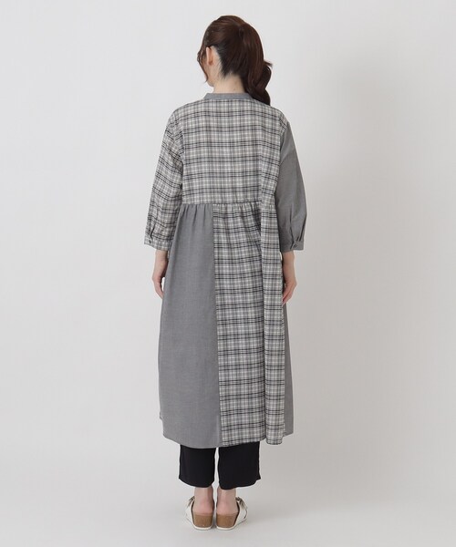 one'sterrace(ワンズテラス)の「チェック柄 コンビ前開き8分袖ワンピース(ワンピース・レディース・ネイビー系5/ダークブラウン系8/グレー系4・02)」の8枚目の写真