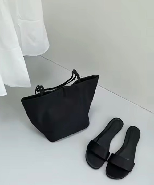 ammy.（エイミードット）の「【 ammy. / エイミードット 】 ライト ナイロン 舟形 ショルダーバッグ / トートバッグ（ショルダーバッグ・レディース・アイボリー/ブラック/ピンク・FREE）」の6枚目の写真