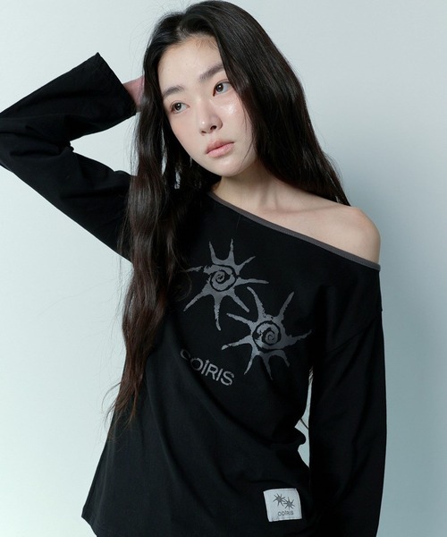 COIRIS(コイリス)の「COIRIS/ソルナワンショルダーロングスリーブ(Tシャツ/カットソー・レディース・チャコール/ブラック・FREE)」の3枚目の写真