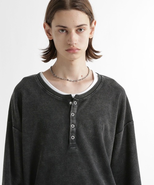 HARE(ハレ)の「HAロゴヘンリ-ネックカット(HARE)(Tシャツ/カットソー・メンズ・ホワイト/ブラック/ネイビー/グレー・SMALL/MEDIUM)」の3枚目の写真