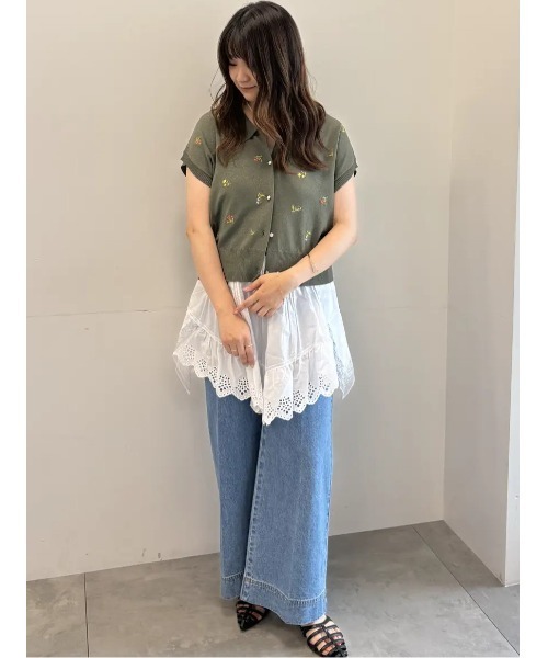 Te chichi(テチチ)の「フラワー刺繍ポロカラーニット(ニット/セーター・レディース・ブラック/カーキ/グレー・F)」の17枚目の写真