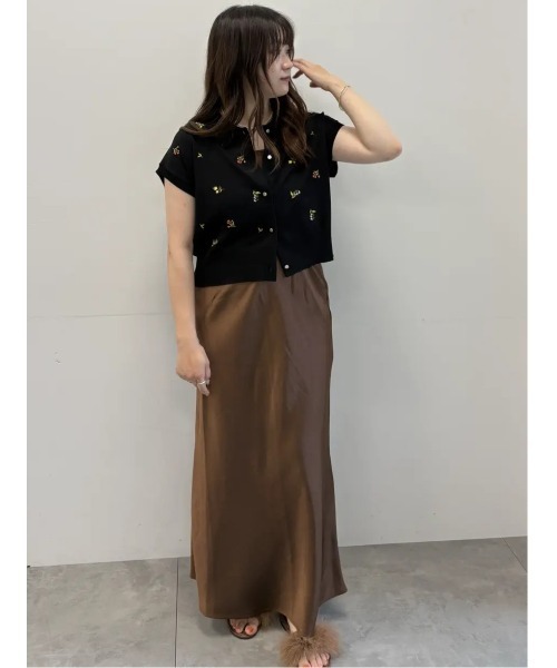 Te chichi(テチチ)の「フラワー刺繍ポロカラーニット(ニット/セーター・レディース・ブラック/カーキ/グレー・F)」の13枚目の写真