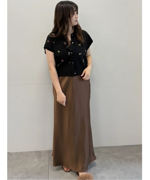 Te chichi(テチチ)の「フラワー刺繍ポロカラーニット(ニット/セーター・レディース・ブラック/カーキ/グレー・F)」の14枚目の写真