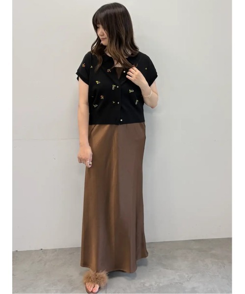Te chichi(テチチ)の「フラワー刺繍ポロカラーニット(ニット/セーター・レディース・ブラック/カーキ/グレー・F)」の15枚目の写真