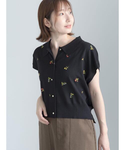Te chichi(テチチ)の「フラワー刺繍ポロカラーニット(ニット/セーター・レディース・ブラック/カーキ/グレー・F)」の22枚目の写真