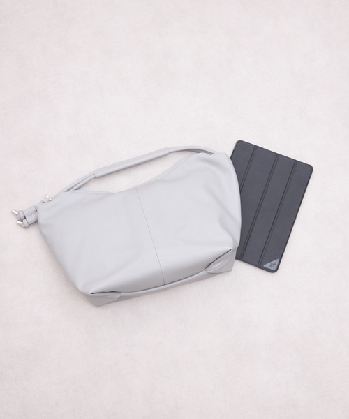 Magine(マージン)の「【SELECT】EM : A5 合皮 軽量|アソウカショルダー 285g(ショルダーバッグ・レディース・ベージュ/グレー/カーキ/ブラック・FREE)」の12枚目の写真