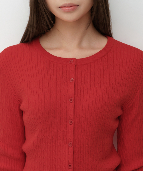 MUSINSA STANDARD WOMAN（ムシンサスタンダードウーマン）の「ウィメンズケーブルラウンドネックカーディガン[レッド]（カーディガン/ボレロ・レディース・その他・X-SMALL/SMALL/MEDIUM/LARGE）」の4枚目の写真
