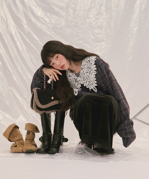 loin nuit(ロワンニュイ)の「boa hand bag / ボアハンドバッグ(ハンドバッグ・レディース・ブラウン/ブラック・FREE)」の13枚目の写真