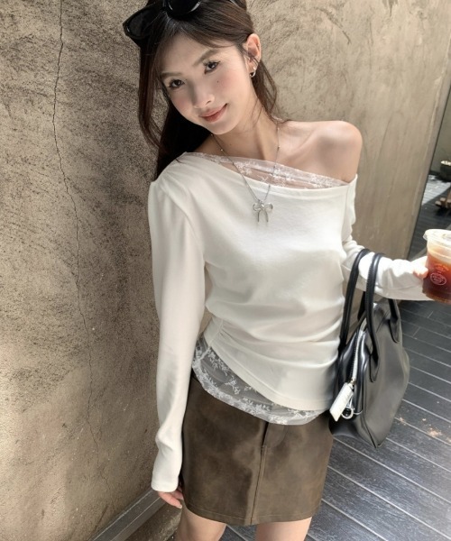 Ritzy(リッツィー)の「レース切り替え 斜めワンショルダー長袖トップス(Tシャツ/カットソー・レディース・ネイビー/ホワイト・M/L)」の6枚目の写真