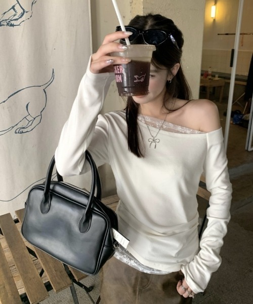 Ritzy(リッツィー)の「レース切り替え 斜めワンショルダー長袖トップス(Tシャツ/カットソー・レディース・ネイビー/ホワイト・M/L)」の8枚目の写真
