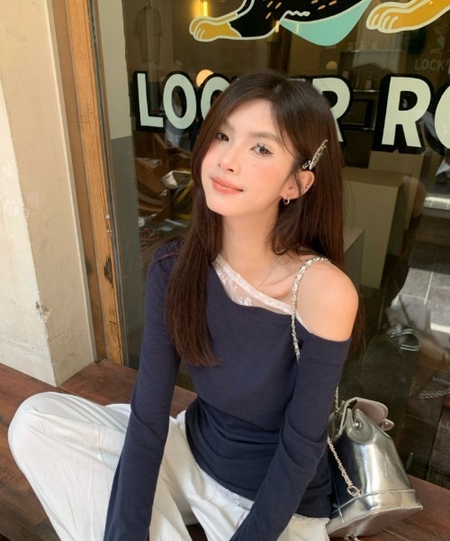 Ritzy(リッツィー)の「レース切り替え 斜めワンショルダー長袖トップス(Tシャツ/カットソー・レディース・ネイビー/ホワイト・M/L)」の16枚目の写真