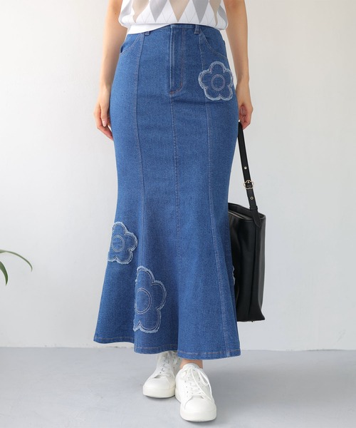 MARY QUANT(マリークワント)の「デイジーパッチデニムマーメイド スカート(デニムスカート・レディース・ブラック/ブルー・M)」の1枚目の写真