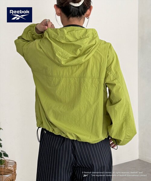Reebok（リーボック）の「【Reebok】フードブルゾン（ナイロンジャケット・レディース・グリーン系/レッド/ネイビー/アイボリー・FREE）」の5枚目の写真