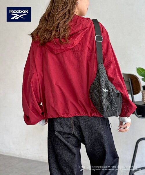 Reebok（リーボック）の「【Reebok】フードブルゾン（ナイロンジャケット・レディース・グリーン系/レッド/ネイビー/アイボリー・FREE）」の16枚目の写真