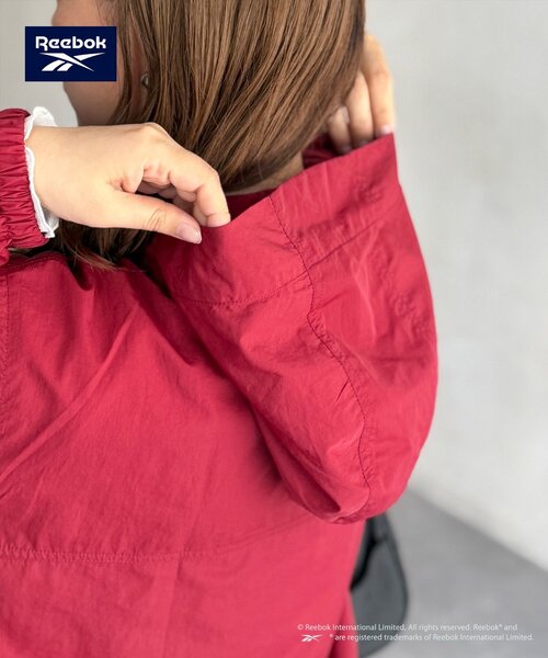 Reebok（リーボック）の「【Reebok】フードブルゾン（ナイロンジャケット・レディース・グリーン系/レッド/ネイビー/アイボリー・FREE）」の19枚目の写真