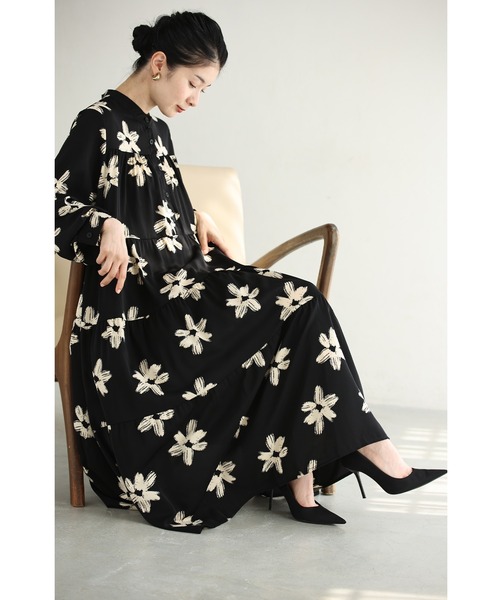 cawaii(カワイイ)の「ペイントアートの花咲くロングワンピース(紐ベルト付き)(ワンピース・レディース・ブラック・FREE)」の19枚目の写真